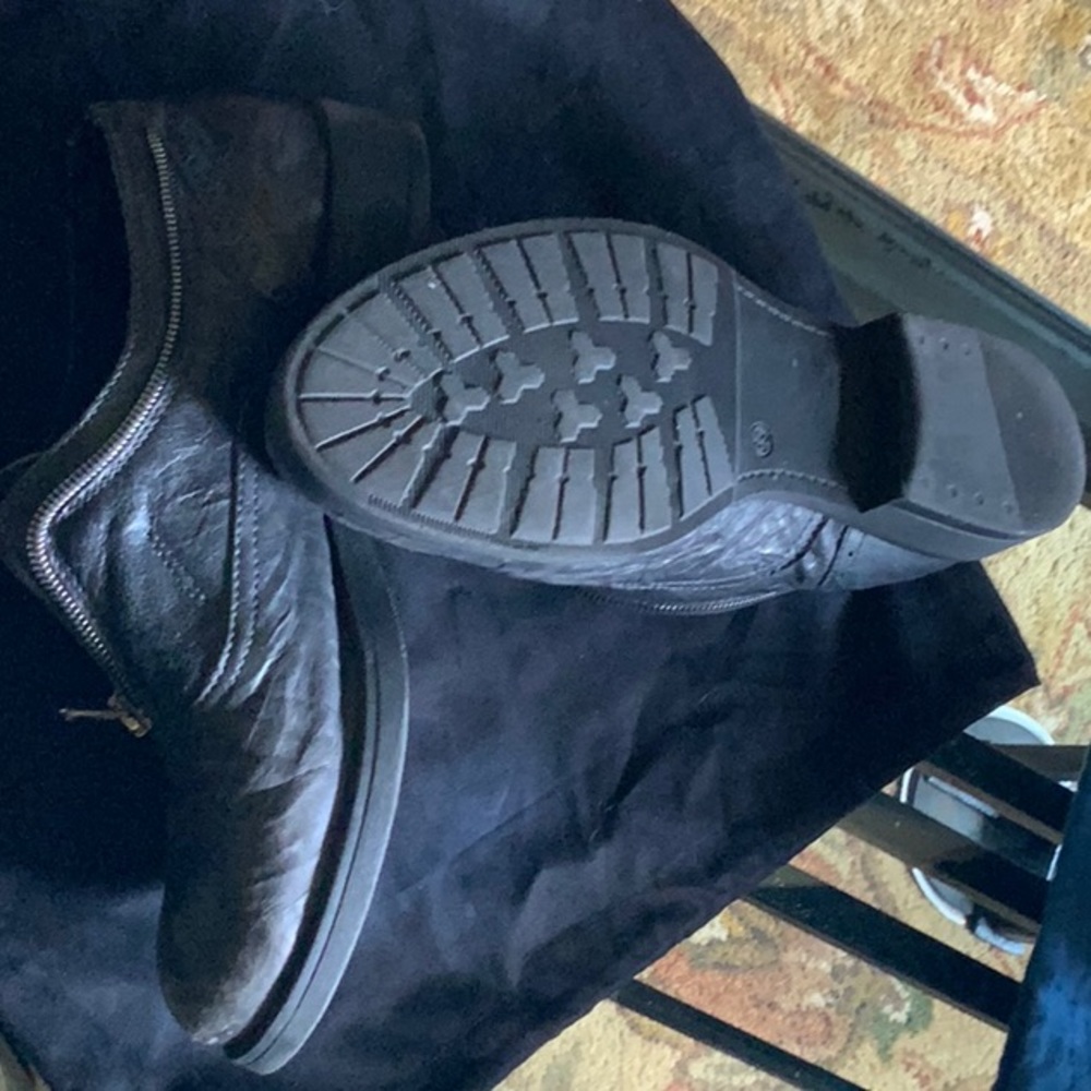 Shoes - Picture 2 of 3